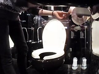 asian junior lady restroom peep movie